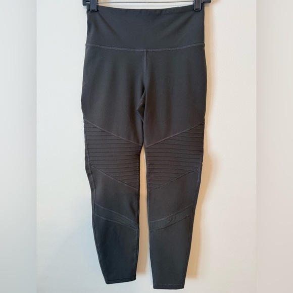 Old Navy Pants - Old Navy Active Go-Dry Elevate Leggings